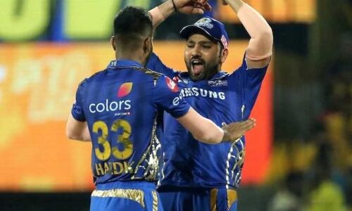 फैंस ने हार्दिक को बनाया इंडिया का रसेल, दोनों ने मारे एक दूसरे को ताने