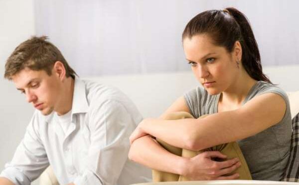 पत्नी की बातों से परेशान पति ने अपनाया अनोखा तरीका,जानकर हो जायेगे हैरान ...