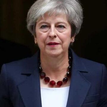 ब्रिटेन की प्रधानमंत्री टेरेसा मे ने रक्षा मंत्री को किया बर्खास्त