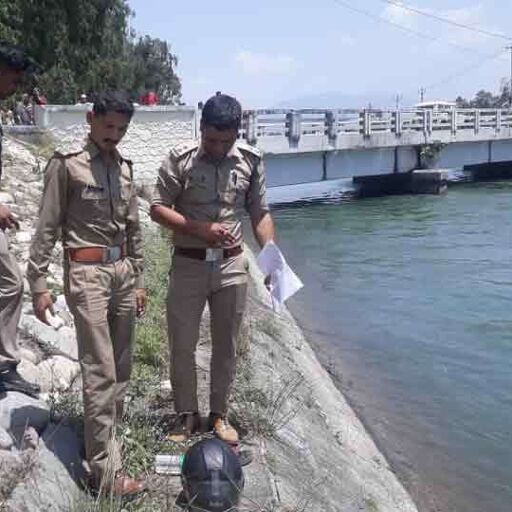 विकासनगर में शक्तिनहर में नहाते समय दो छात्र डूबे, पुलिस कर रही उनकी तलाश विकासनगर में शक्तिनहर में नहाते समय दो छात्र डूबे, पुलिस कर रही उनकी तलाश