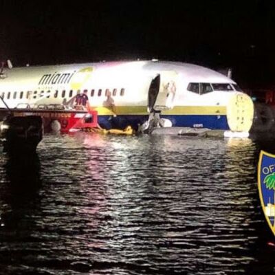 अमेरिका में 136 यात्रियों को ले जा रहे बोइंग 737 विमान की नदी में क्रैश लैंडिंग