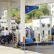 शनिवार को महंगा हुआ पेट्रोल-डीजल खरीदना
