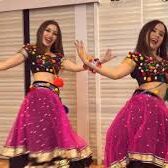 चोली के पीछे क्या है गाने पर जमकर नाची नागिन 3 की एक्ट्रेस