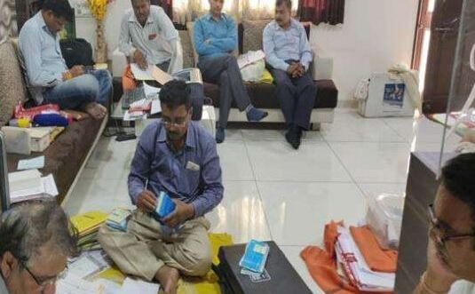 इंदौर विकास प्राधिकरण के सब इंजीनियर के घर छापेमारी