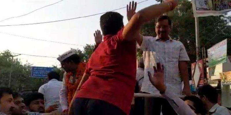 केजरीवाल को एक शख्स ने मारा थप्पड़, सिसोदिया ने लगाया मोदी पर यह गंभीर आरोप