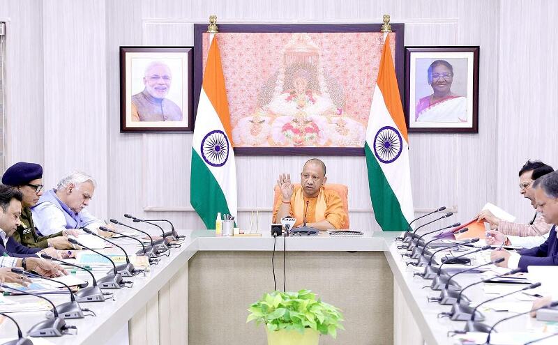 सीएम योगी ने सड़क सुरक्षा को लेकर दिए ये निर्देश सीएम योगी ने सड़क सुरक्षा को लेकर दिए ये निर्देश