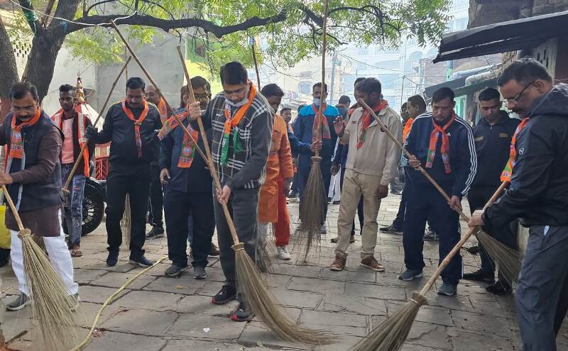 प्रधानमंत्री नरेन्द्र मोदी के वाराणसी दौरे की तैयारियाँ जोरों पर