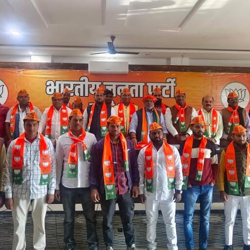 वाराणसी: भाजपा में शामिल हुए यादव समाज के 50 कार्यकर्ता