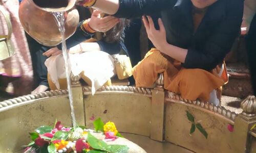 नूपुर शर्मा ने कैथी स्थित मार्कंडेय महादेव मंदिर में जलाभिषेक कर किया विकास कार्यों का जायजा