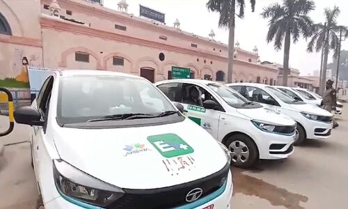 अयोध्या बनेगी ग्रीन सिटी, पर्यटकों को मिलेगी इलेक्ट्रिक कारों की सुविधा अयोध्या बनेगी ग्रीन सिटी, पर्यटकों को मिलेगी इलेक्ट्रिक कारों की सुविधा