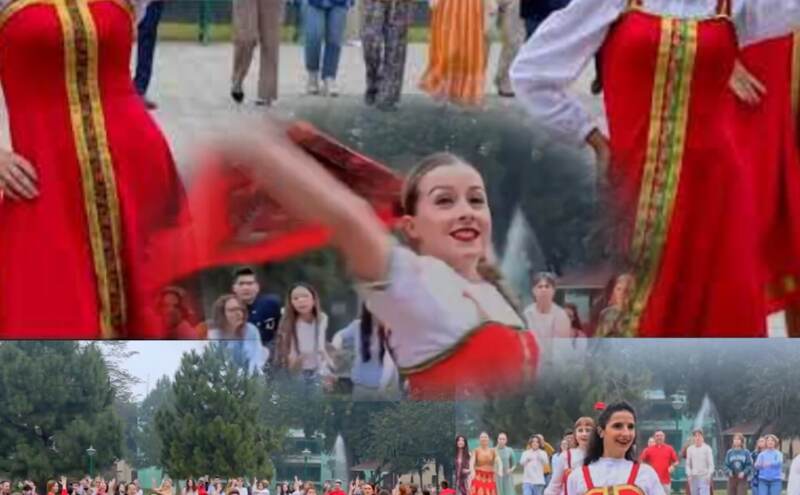 рд░реВрд╕реА рдПрдореНрдмреЗрд╕реА рдиреЗ рдЧрджрд░ рдлрд┐рд▓реНрдо рдХреЗ рдЧрд╛рдиреЗ рд╕реЗ рдЧрдгрддрдВрддреНрд░ рджрд┐рд╡рд╕ рдХреА рджреА рд╢реБрднрдХрд╛рдордирд╛рдПрдВ рд░реВрд╕реА рдПрдореНрдмреЗрд╕реА рдиреЗ рдЧрджрд░ рдлрд┐рд▓реНрдо рдХреЗ рдЧрд╛рдиреЗ рд╕реЗ рдЧрдгрддрдВрддреНрд░ рджрд┐рд╡рд╕ рдХреА рджреА рд╢реБрднрдХрд╛рдордирд╛рдПрдВ