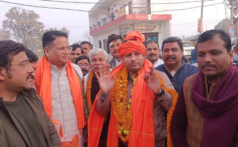 एसडीएम बनकर लौटा चौबेपुर का लाल रविकांत, गाजेबाजे के साथ किया ग्रामीणों ने स्वागत एसडीएम बनकर लौटा चौबेपुर का लाल रविकांत, गाजेबाजे के साथ किया ग्रामीणों ने स्वागत