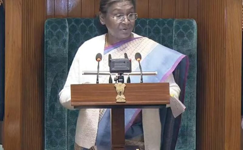 राष्ट्रपति मुर्मू का संसदीय अभिभाषण: भारत के विकास और एकता पर जोर राष्ट्रपति मुर्मू का संसदीय अभिभाषण: भारत के विकास और एकता पर जोर