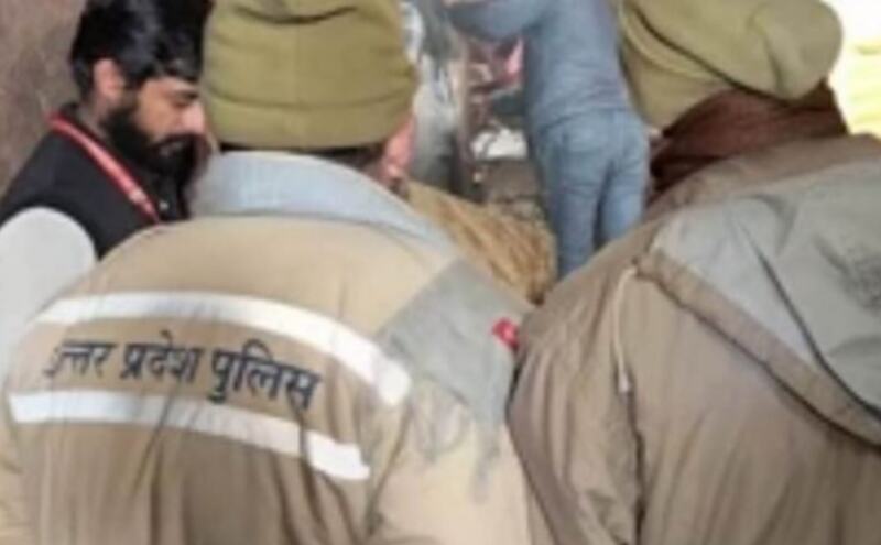 ज्ञानवापी परिसर में व्यासजी के तहखाने में 30 साल बाद पूजा ज्ञानवापी परिसर में व्यासजी के तहखाने में 30 साल बाद पूजा