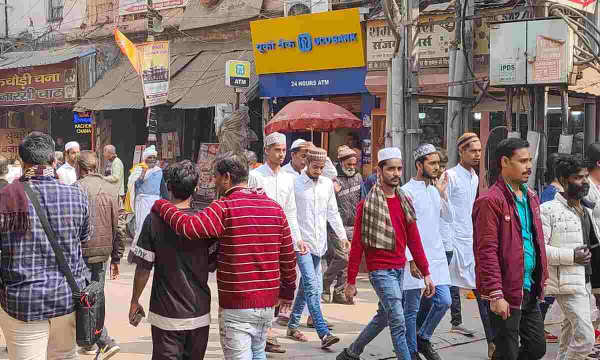 ज्ञानवापी में पूजा-पाठ को लेकर जुमे के दिन बनारस बंद, पुलिस ने सुरक्षा व्यवस्था कड़ी की