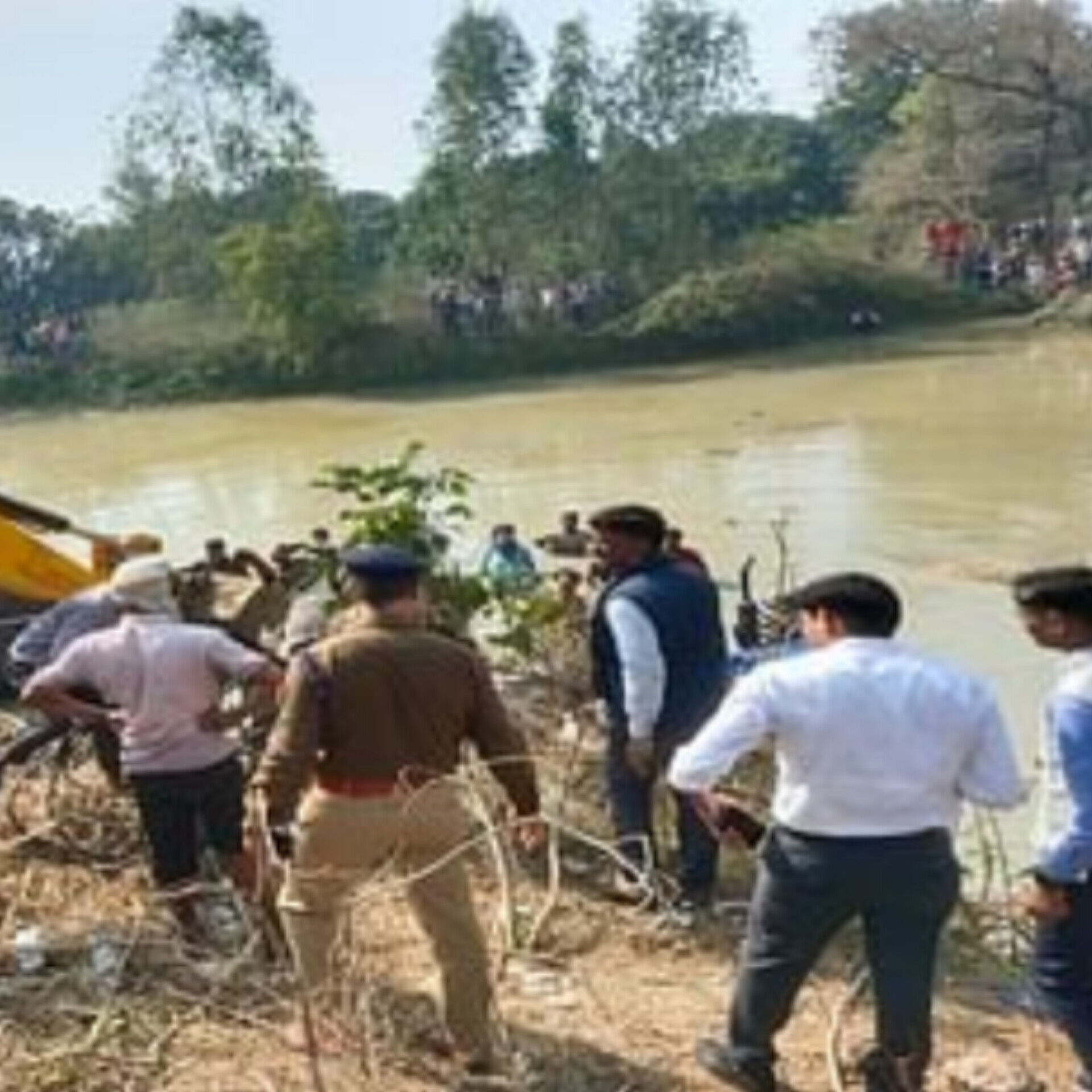 कासगंज हादसा: मृतकों की संख्या 22, 6 माह का बच्चा लापता