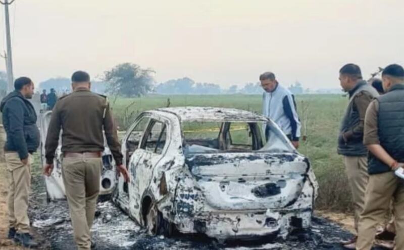 कासगंज में ट्रांसपोर्टर को जिंदा जलाया गया, पुलिस ने शुरू की जांच कासगंज में ट्रांसपोर्टर को जिंदा जलाया गया, पुलिस ने शुरू की जांच