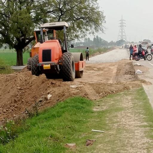 12 मौतों के बाद जागा एनएचआई, गौराउपरवार गांव के समीप हाइवे पर बनाई जा रही सर्विस रोड