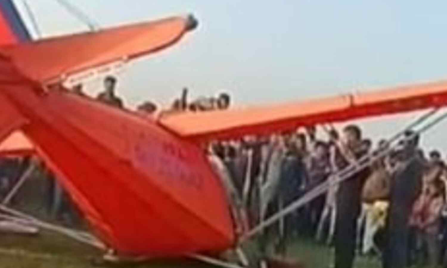 सेना का माइक्रो एयरक्राफ्ट गया में क्रैश, पायलट बाल-बाल बचे