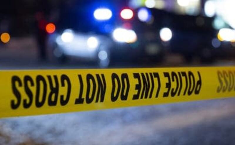 पति ने हंसिया से काटकर पत्नी की हत्या की, सास को किया घायल