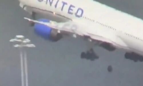 जापान जा रहा बोइंग 777 जेटलाइनर, आपातकालीन लैंडिंग