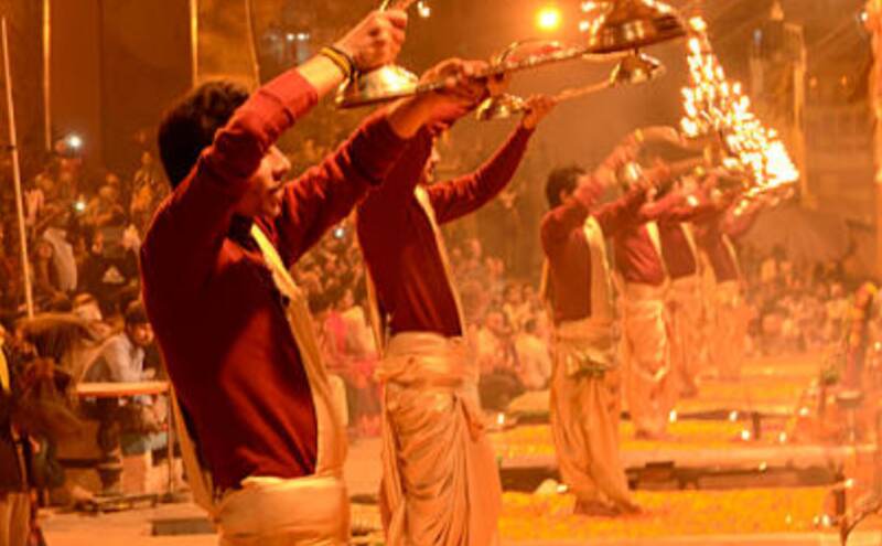 महिलाएं करेंगी दुर्गा घाट पर नियमित गंगा आरती, अनाथ आश्रम की लड़कियों को मिलेगी प्राथमिकता