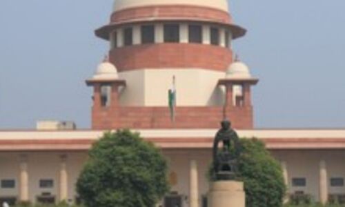 मथुरा कृष्ण जन्मभूमि विवाद में मस्जिद कमेटी को सुप्रीम कोर्ट से झटका मथुरा कृष्ण जन्मभूमि विवाद में मस्जिद कमेटी को सुप्रीम कोर्ट से झटका