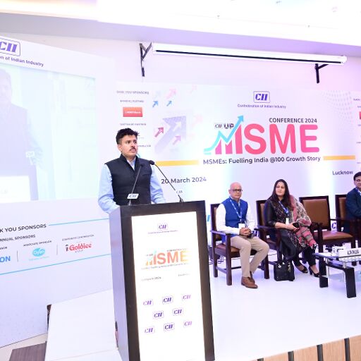 उत्तर प्रदेश के ट्रिलियन डॉलर अर्थव्यवस्था सपने को सच करने का माध्यम हैं एमएसएमई उत्तर प्रदेश के ट्रिलियन डॉलर अर्थव्यवस्था सपने को सच करने का माध्यम हैं एमएसएमई