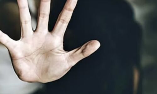 मुठभेड़ में दो दुष्कर्मी घायल, पुलिस ने अवैध तमंचा बरामद किया मुठभेड़ में दो दुष्कर्मी घायल, पुलिस ने अवैध तमंचा बरामद किया