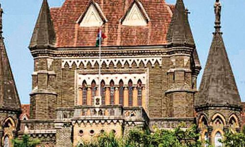 10 साल की कानूनी लड़ाई के बाद सैयदना मुफद्दल सैफुद्दीन को मिली जीत, दाऊदी बोहरा समुदाय के धार्मिक नेता बने रहेंगे 10 साल की कानूनी लड़ाई के बाद सैयदना मुफद्दल सैफुद्दीन को मिली जीत, दाऊदी बोहरा समुदाय के धार्मिक नेता बने रहेंगे