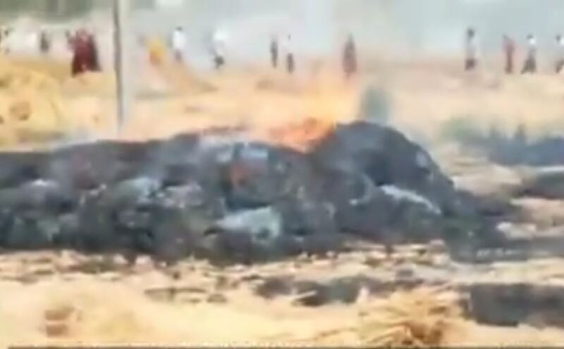 एटा में भीषण आग, 21 बीघा गेहूं की फसल जलकर राख, दमकल की मशक्कत के बाद काबू पाया गया आग पर