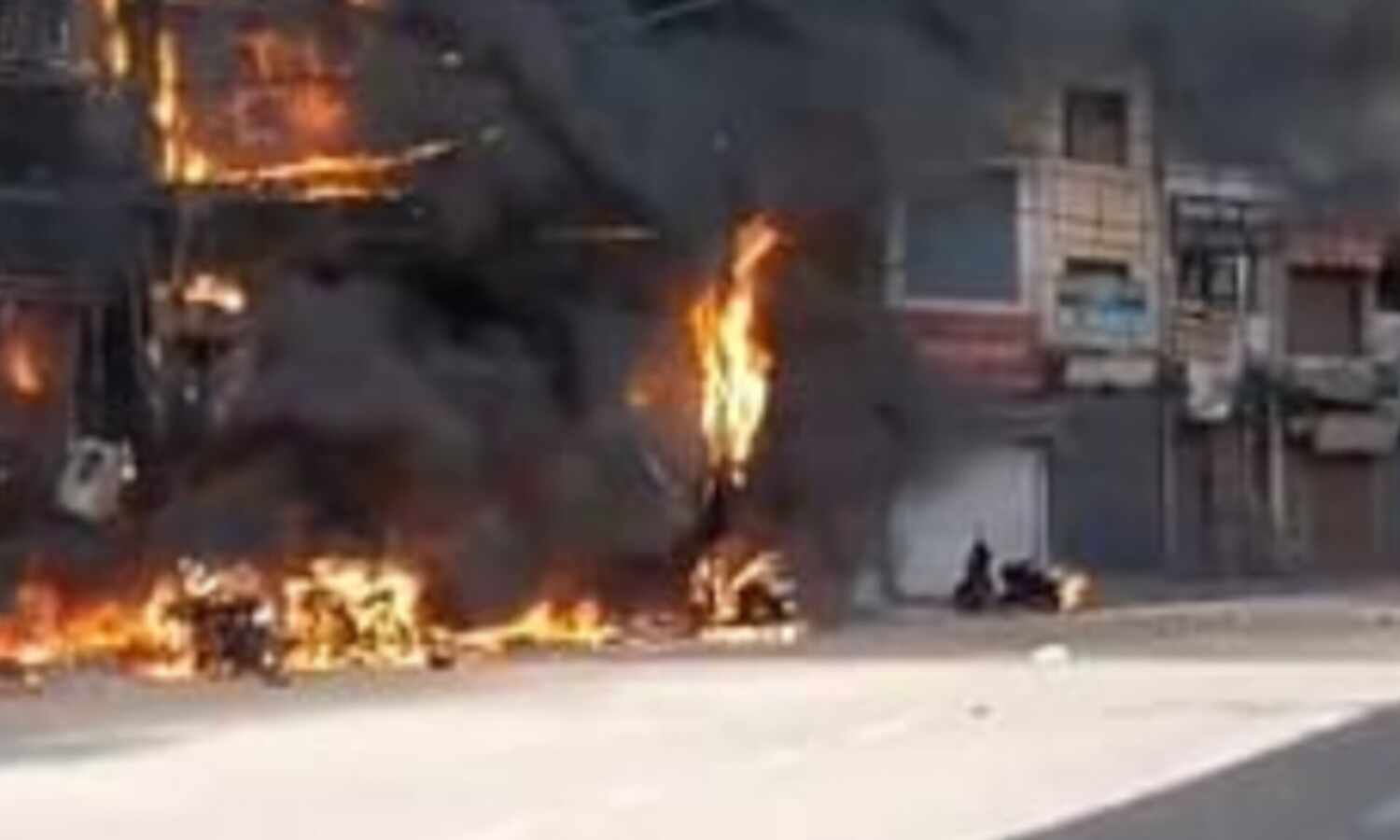 पटना जंक्शन के पास होटल में लगी भीषण