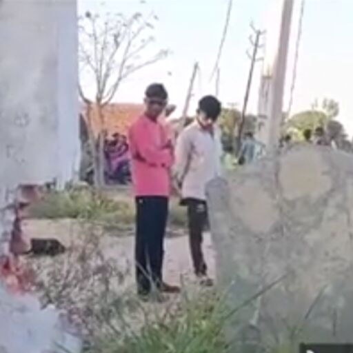 सहारनपुर के गांव में संदिग्ध वस्तु से हुआ धमाका, स्कूल की दीवार टूटी सहारनपुर के गांव में संदिग्ध वस्तु से हुआ धमाका, स्कूल की दीवार टूटी