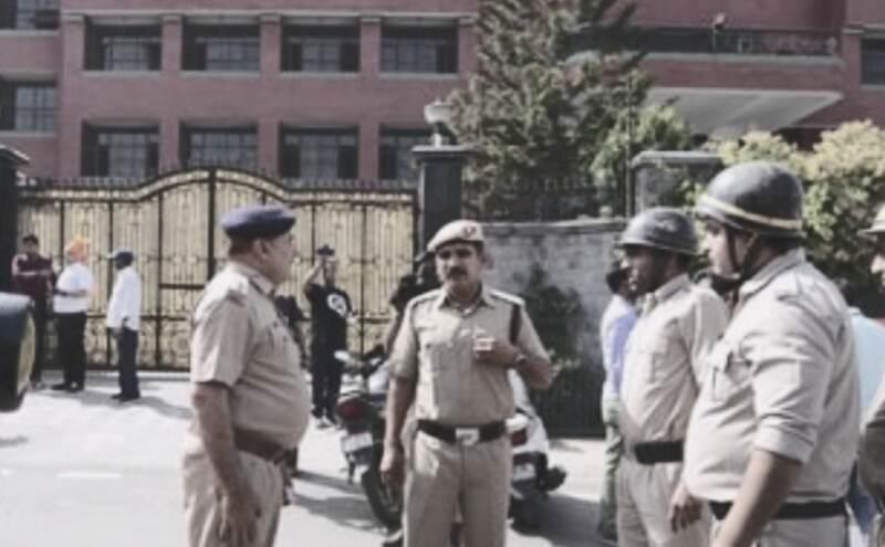 दिल्ली स्कूलों में बम की धमकी, एक्सपर्ट का कहना है, मकसद सिर्फ डराना