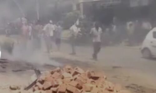 वाराणसी में अंडे की दुकान में सिलेंडर ब्लास्ट, इलाके में मची अफरातफरी वाराणसी में अंडे की दुकान में सिलेंडर ब्लास्ट, इलाके में मची अफरातफरी