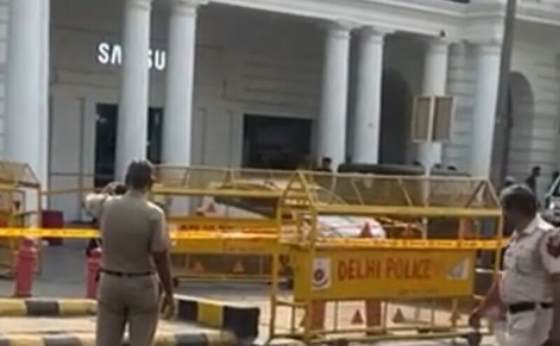 दिल्ली के कनॉट प्लेस में मिला संदिग्ध बैग, बम निरोधक दस्ता मौके पर