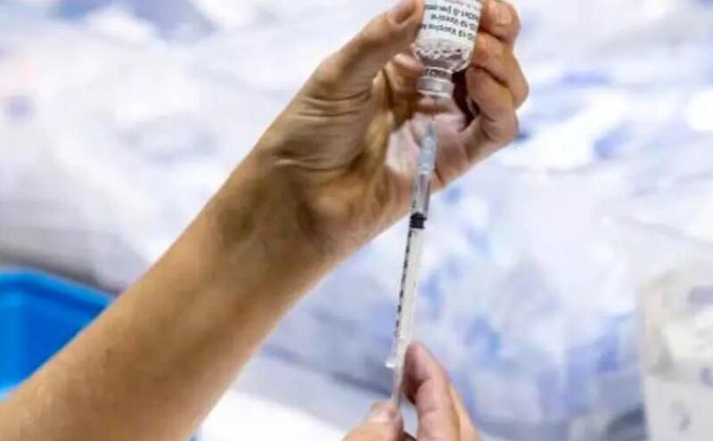 एस्ट्राजेनेका ने अपना कोरोना वैक्सीन वापस मंगाया, भारत में अभी तक कोई फैसला नहीं