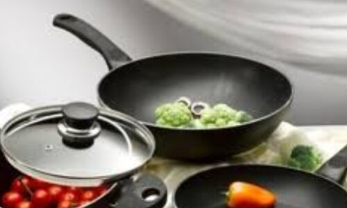 नॉन-स्टिक कुकवेयर स्वास्थ्य के लिए गंभीर खतरा, क्या है ICMR की डराने वाली चेतावनी?