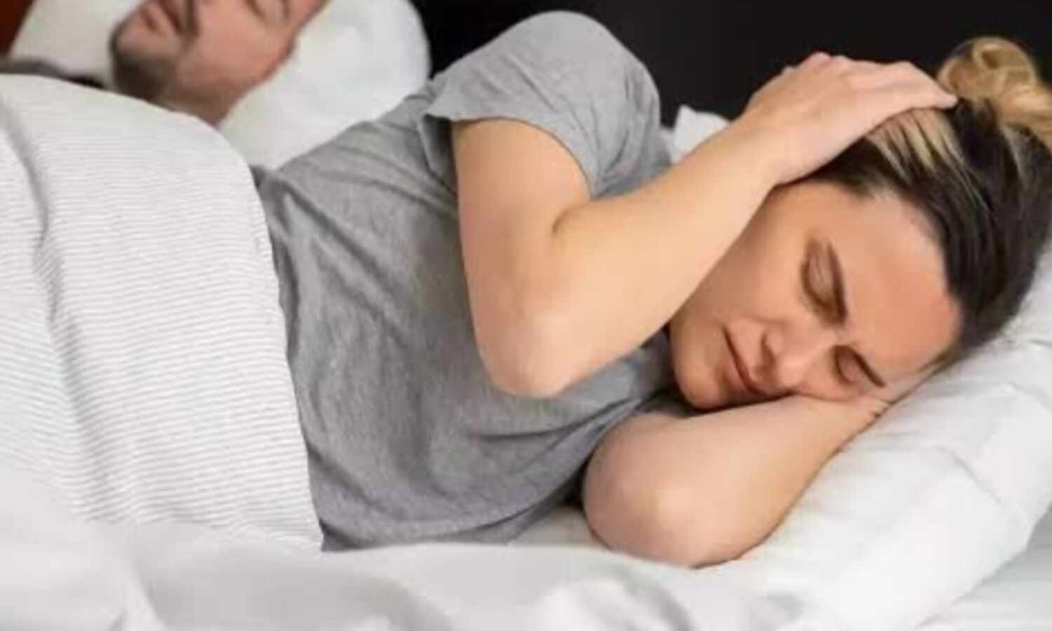 खर्राटे से सिर्फ शर्मिंदगी नहीं, हो सकते हैं गंभीर बीमारियों का संकेत