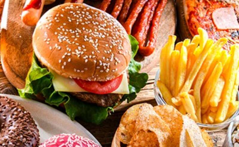 प्रोसेस्ड फूड स्वादिष्ट ज़रूर, पर स्वास्थ्य के लिए खतरा प्रोसेस्ड फूड स्वादिष्ट ज़रूर, पर स्वास्थ्य के लिए खतरा