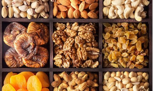 गर्मियों में ड्राईफ्रूट्स के फायदे और नुकसान