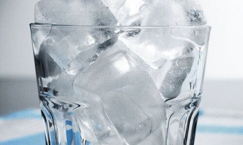 बर्फ का पानी पीने के 5 दुष्परिणाम, जानें कब और क्यों है नुकसानदायक? बर्फ का पानी पीने के 5 दुष्परिणाम, जानें कब और क्यों है नुकसानदायक?