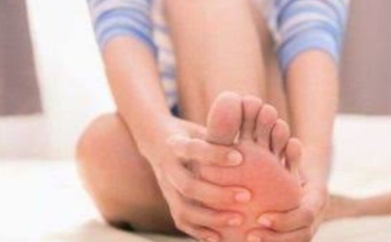 थकान में पैर दर्द, कारण और उपाय थकान में पैर दर्द, कारण और उपाय