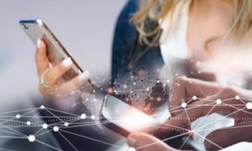 मोबाइल और इंटरनेट, सुविधा के साथ आ रहा है खतरा भी! मोबाइल और इंटरनेट, सुविधा के साथ आ रहा है खतरा भी!