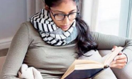 पढ़ने से अनिद्रा में लाभ के साथ और है कई अनगिनत फायदे, पढ़ने से अनिद्रा में लाभ के साथ और है कई अनगिनत फायदे,