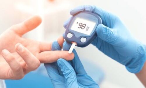 मानसून में डायबिटीज के मरीजों को क्यों रखना चाहिए विशेष ध्यान?