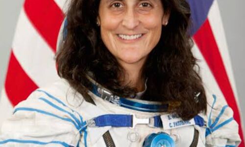 рд╕реБрдиреАрддрд╛ рд╡рд┐рд▓рд┐рдпрдореНрд╕ рдФрд░ рдмреБрдЪ рд╡рд┐рд▓рдореЛрд░: рдЕрдВрддрд░рд┐рдХреНрд╖ рдореЗрдВ рдлрдВрд╕реЗ рдЕрдВрддрд░рд┐рдХреНрд╖ рдпрд╛рддреНрд░рд┐рдпреЛрдВ рдХреА рдЪреБрдиреМрддрд┐рдпрд╛рдВ рд╕реБрдиреАрддрд╛ рд╡рд┐рд▓рд┐рдпрдореНрд╕ рдФрд░ рдмреБрдЪ рд╡рд┐рд▓рдореЛрд░: рдЕрдВрддрд░рд┐рдХреНрд╖ рдореЗрдВ рдлрдВрд╕реЗ рдЕрдВрддрд░рд┐рдХреНрд╖ рдпрд╛рддреНрд░рд┐рдпреЛрдВ рдХреА рдЪреБрдиреМрддрд┐рдпрд╛рдВ