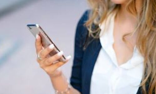 मोबाइल का बढ़ता हुआ इस्तेमाल, फायदे और नुकसान