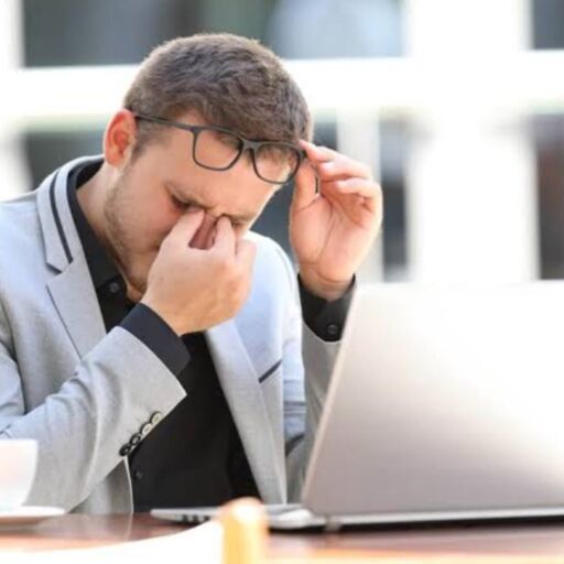 आजकल की भागदौड़ भरी जिंदगी में स्क्रीन टाइम बढ़ना है आम बात