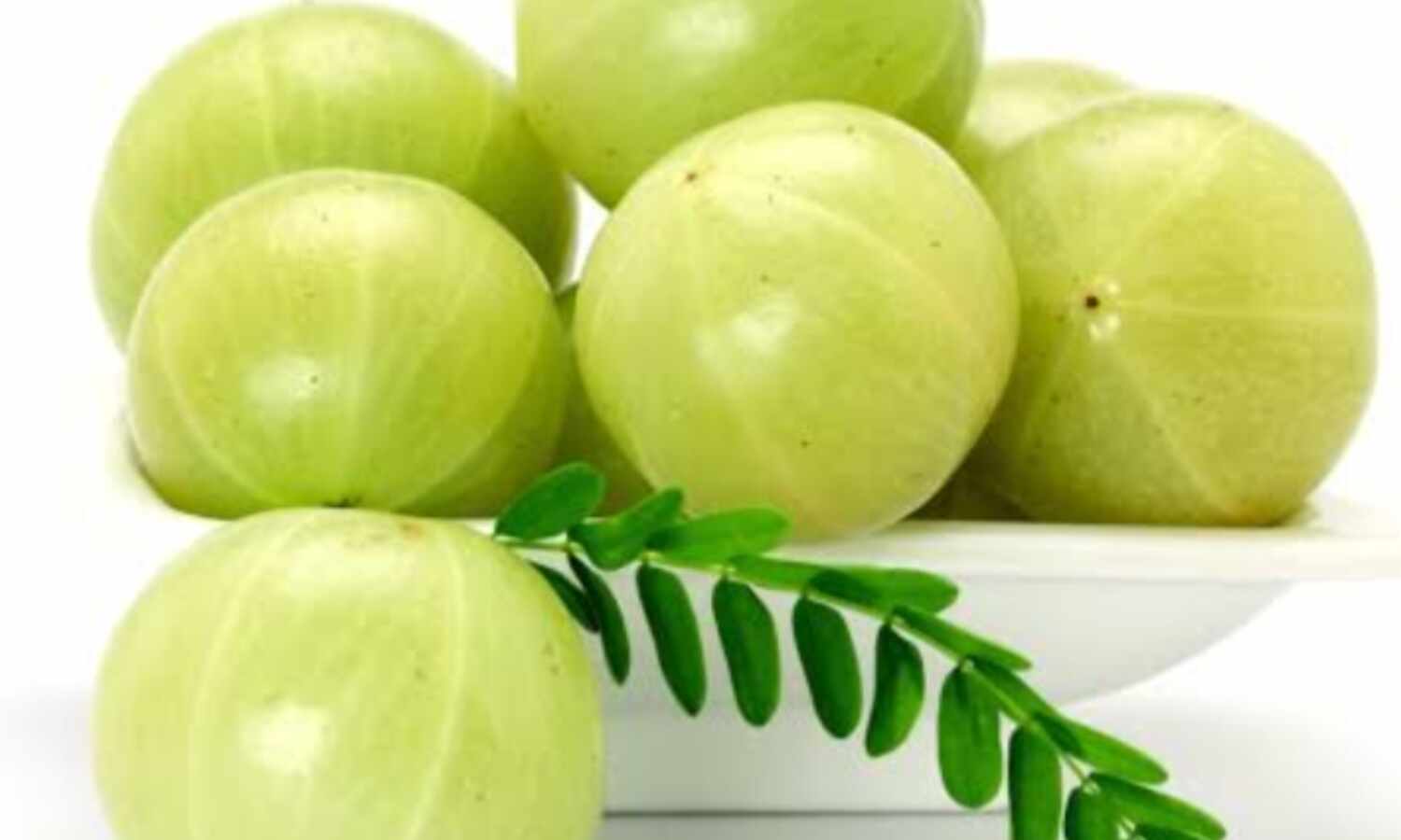 आंवला, नेचर का सुपरफूड – जानिए इसके अद्भुत फायदे